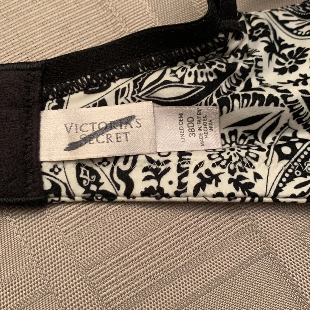 Victoria’s Secret bra - Picture 5 of 5